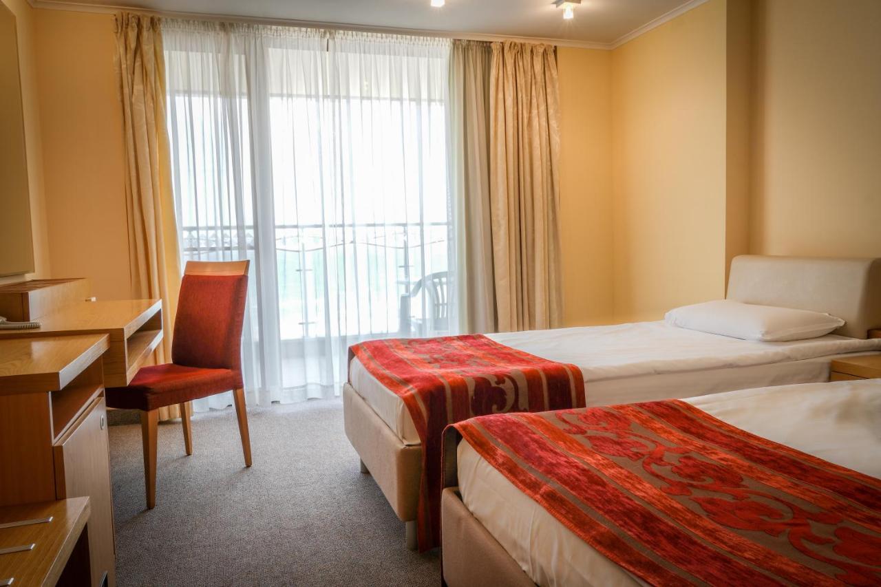 Kaliakra Beach Hotel Albena Extérieur photo